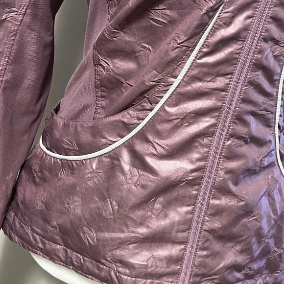 Lululemon Limited Edition Velocity Plum Embossed Dot Running Jacket - Picture 5 of 17